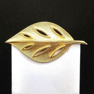 Vintage 1960s Gold Plated Leaf Brooch, 2 3/4 Inches